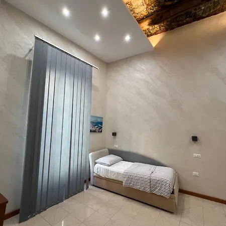 Apartment La Cartolina Di Free Parking For Small Cars Only Neapel